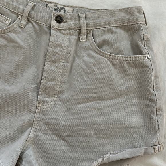 Free People We The Free Cut Off Raw Hem Denim Shorts Ivory High Rise Size 30 - Picture 4 of 10